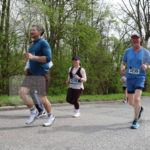 12.04.2026 - 45. Internationalen Wilhelmsburger Insellauf Yannick Fuchs http://msf.ph/oto/9497155 12.04.2026 13:09:01 Laufen 4210, 3235, 404, 17385, 4358 meine-sportfotos.de