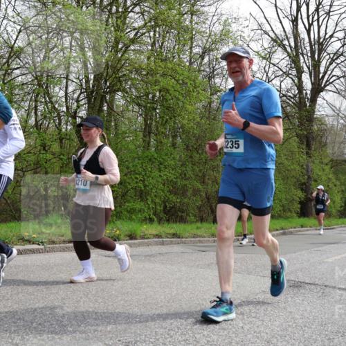 12.04.2026 - 45. Internationalen Wilhelmsburger Insellauf Yannick Fuchs http://msf.ph/oto/9497159 12.04.2026 13:09:01 Laufen 290, 1210, 1235, 4358 meine-sportfotos.de