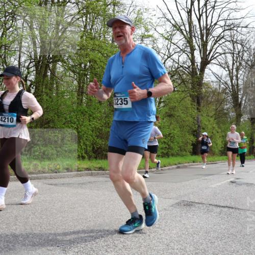 12.04.2026 - 45. Internationalen Wilhelmsburger Insellauf Yannick Fuchs http://msf.ph/oto/9497161 12.04.2026 13:09:01 Laufen 4210, 1235, 4358 meine-sportfotos.de