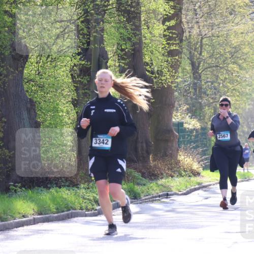 12.04.2026 - 45. Internationalen Wilhelmsburger Insellauf Yannick Fuchs http://msf.ph/oto/9497205 12.04.2026 10:54:17 Laufen 2567, 3342, 2142, 3920 meine-sportfotos.de