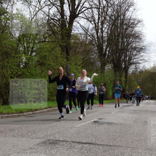 12.04.2026 - 45. Internationalen Wilhelmsburger Insellauf Yannick Fuchs http://msf.ph/oto/9497232 12.04.2026 13:09:09 Laufen 372, 4442, 471, 443, 341 meine-sportfotos.de