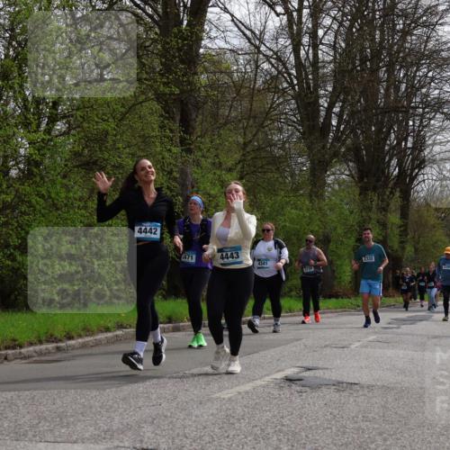 12.04.2026 - 45. Internationalen Wilhelmsburger Insellauf Yannick Fuchs http://msf.ph/oto/9497234 12.04.2026 13:09:09 Laufen 4442, 471, 4443, 2332, 4341, 3739, 22, 00 meine-sportfotos.de