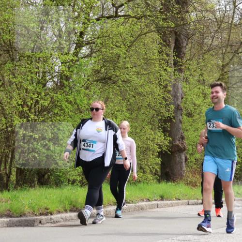 12.04.2026 - 45. Internationalen Wilhelmsburger Insellauf Yannick Fuchs http://msf.ph/oto/9497268 12.04.2026 13:09:12 Laufen 4341, 12, 233 meine-sportfotos.de