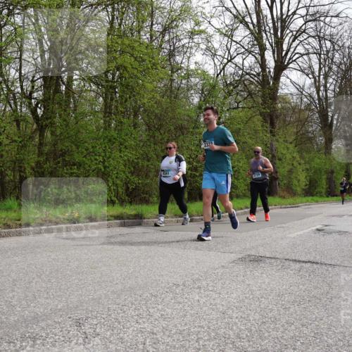 12.04.2026 - 45. Internationalen Wilhelmsburger Insellauf Yannick Fuchs http://msf.ph/oto/9497288 12.04.2026 13:09:14 Laufen 4341, 2332, 3739, 2290 meine-sportfotos.de