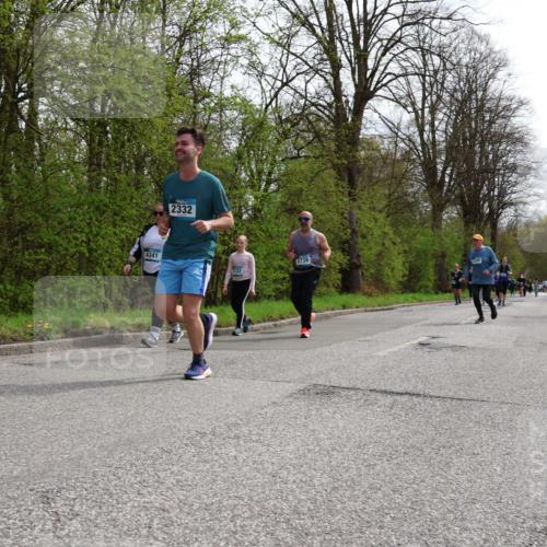 12.04.2026 - 45. Internationalen Wilhelmsburger Insellauf Yannick Fuchs http://msf.ph/oto/9497294 12.04.2026 13:09:14 Laufen 2332, 4341, 5122, 3739 meine-sportfotos.de