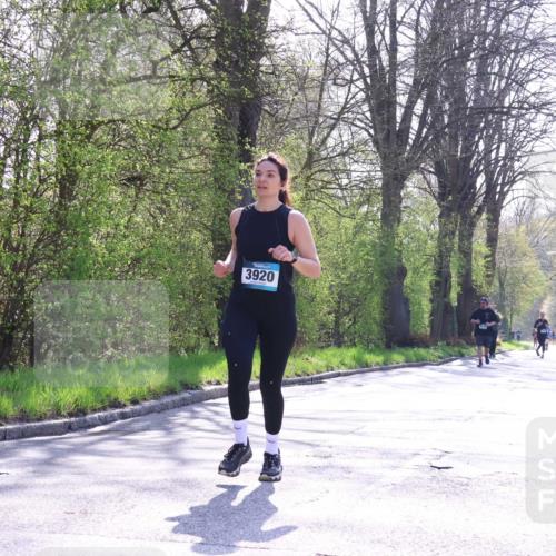 12.04.2026 - 45. Internationalen Wilhelmsburger Insellauf Yannick Fuchs http://msf.ph/oto/9497296 12.04.2026 10:54:31 Laufen 3920 meine-sportfotos.de