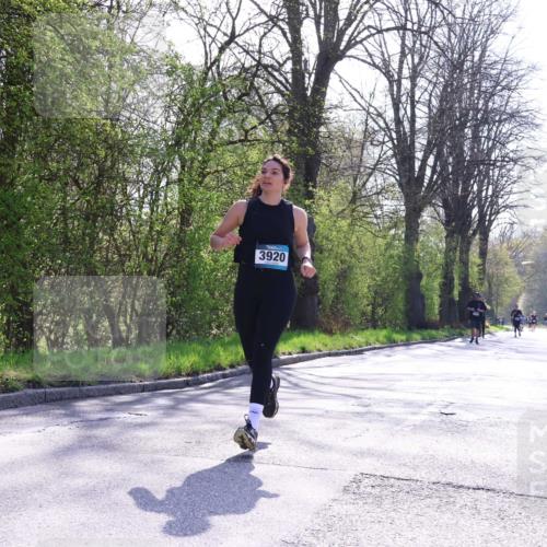 12.04.2026 - 45. Internationalen Wilhelmsburger Insellauf Yannick Fuchs http://msf.ph/oto/9497302 12.04.2026 10:54:32 Laufen 3920 meine-sportfotos.de
