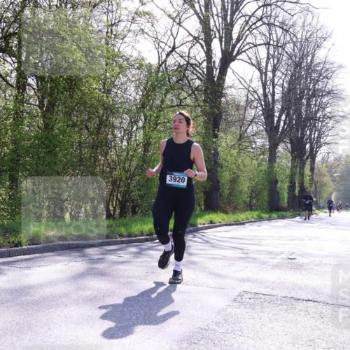 12.04.2026 - 45. Internationalen Wilhelmsburger Insellauf Yannick Fuchs http://msf.ph/oto/9497303 12.04.2026 10:54:32 Laufen 3920 meine-sportfotos.de