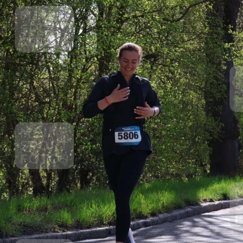12.04.2026 - 45. Internationalen Wilhelmsburger Insellauf Yannick Fuchs http://msf.ph/oto/9497365 12.04.2026 10:54:49 Laufen 5806 meine-sportfotos.de