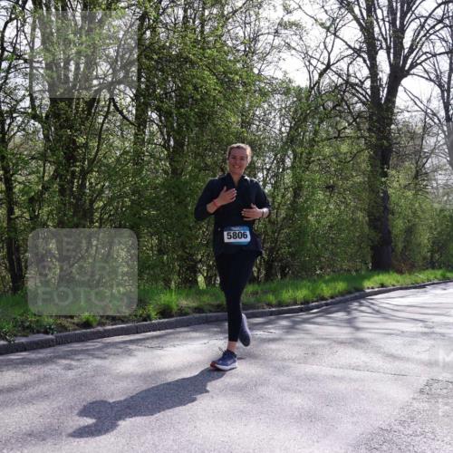 12.04.2026 - 45. Internationalen Wilhelmsburger Insellauf Yannick Fuchs http://msf.ph/oto/9497375 12.04.2026 10:54:50 Laufen 5806 meine-sportfotos.de