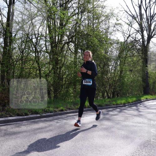 12.04.2026 - 45. Internationalen Wilhelmsburger Insellauf Yannick Fuchs http://msf.ph/oto/9497379 12.04.2026 10:54:50 Laufen 5806 meine-sportfotos.de
