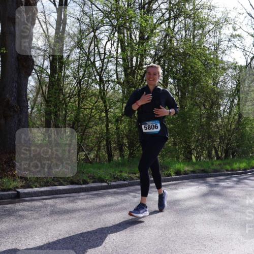 12.04.2026 - 45. Internationalen Wilhelmsburger Insellauf Yannick Fuchs http://msf.ph/oto/9497384 12.04.2026 10:54:50 Laufen 5806 meine-sportfotos.de