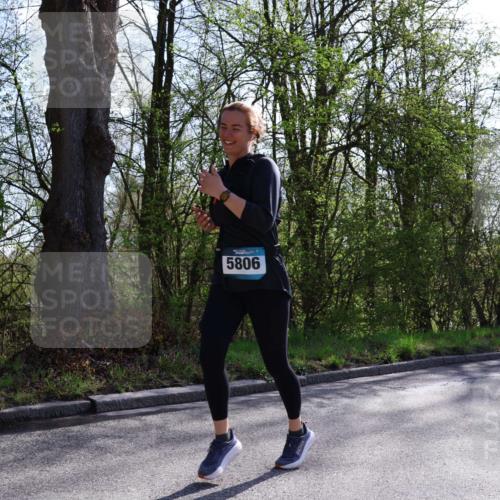 12.04.2026 - 45. Internationalen Wilhelmsburger Insellauf Yannick Fuchs http://msf.ph/oto/9497387 12.04.2026 10:54:51 Laufen 5806 meine-sportfotos.de