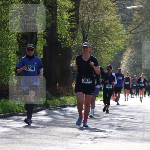 12.04.2026 - 45. Internationalen Wilhelmsburger Insellauf Yannick Fuchs http://msf.ph/oto/9497394 12.04.2026 10:54:53 Laufen 3740, 2924, 3333, 4977, 6424 meine-sportfotos.de