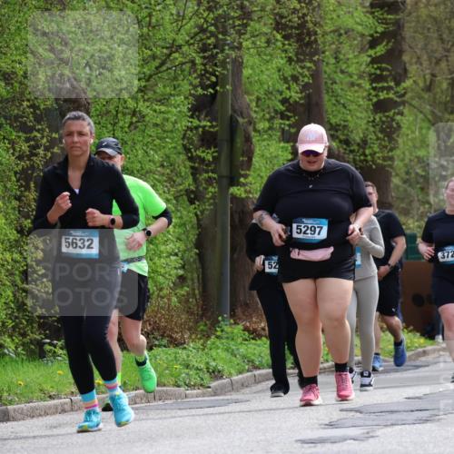 12.04.2026 - 45. Internationalen Wilhelmsburger Insellauf Yannick Fuchs http://msf.ph/oto/9497403 12.04.2026 13:09:30 Laufen 5632, 52, 5297, 3720 meine-sportfotos.de