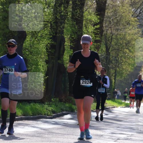 12.04.2026 - 45. Internationalen Wilhelmsburger Insellauf Yannick Fuchs http://msf.ph/oto/9497406 12.04.2026 10:54:55 Laufen 3740, 2924, 3333 meine-sportfotos.de