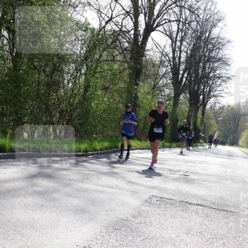 12.04.2026 - 45. Internationalen Wilhelmsburger Insellauf Yannick Fuchs http://msf.ph/oto/9497448 12.04.2026 10:54:59 Laufen 2924 meine-sportfotos.de