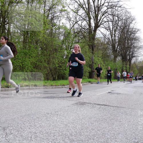 12.04.2026 - 45. Internationalen Wilhelmsburger Insellauf Yannick Fuchs http://msf.ph/oto/9497460 12.04.2026 13:09:41 Laufen 5209, 3720 meine-sportfotos.de