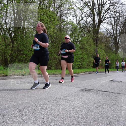12.04.2026 - 45. Internationalen Wilhelmsburger Insellauf Yannick Fuchs http://msf.ph/oto/9497467 12.04.2026 13:09:42 Laufen 3720, 5297 meine-sportfotos.de