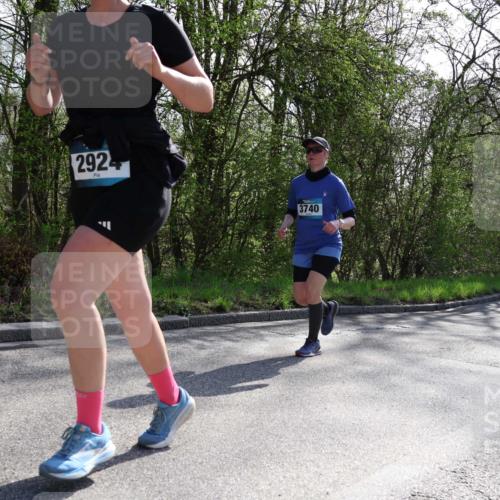 12.04.2026 - 45. Internationalen Wilhelmsburger Insellauf Yannick Fuchs http://msf.ph/oto/9497479 12.04.2026 10:55:02 Laufen 2924, 3740, 3664 meine-sportfotos.de