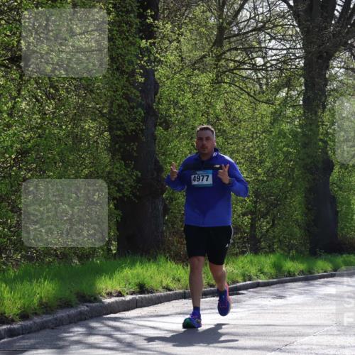 12.04.2026 - 45. Internationalen Wilhelmsburger Insellauf Yannick Fuchs http://msf.ph/oto/9497555 12.04.2026 10:55:11 Laufen 4977, 4949 meine-sportfotos.de