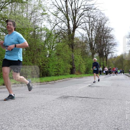 12.04.2026 - 45. Internationalen Wilhelmsburger Insellauf Yannick Fuchs http://msf.ph/oto/9497573 12.04.2026 13:09:53 Laufen 751 meine-sportfotos.de