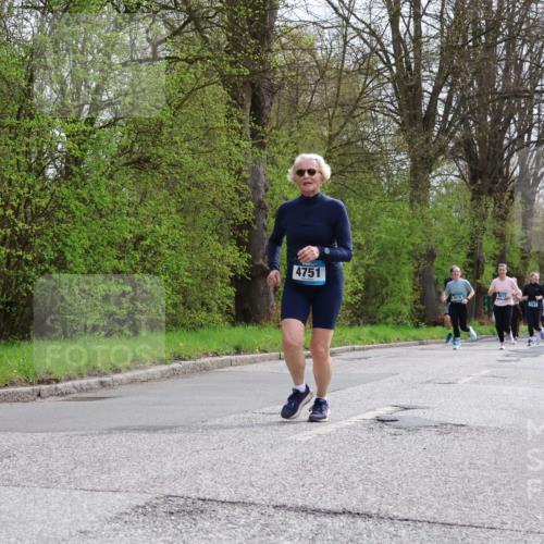 12.04.2026 - 45. Internationalen Wilhelmsburger Insellauf Yannick Fuchs http://msf.ph/oto/9497583 12.04.2026 13:09:55 Laufen 4751, 4018, 4017 meine-sportfotos.de