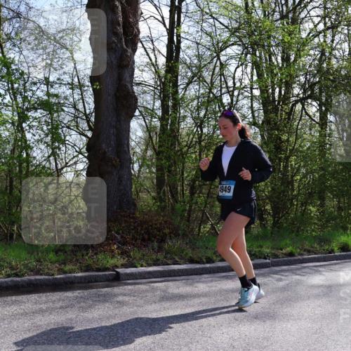 12.04.2026 - 45. Internationalen Wilhelmsburger Insellauf Yannick Fuchs http://msf.ph/oto/9497625 12.04.2026 10:55:19 Laufen 4949 meine-sportfotos.de