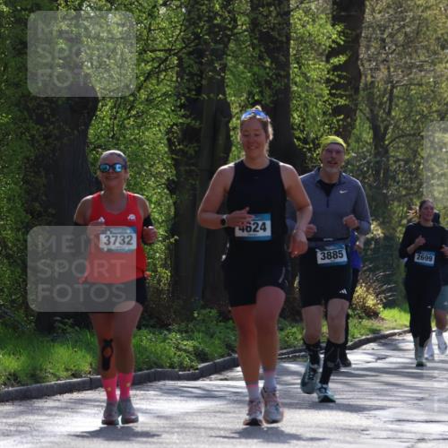 12.04.2026 - 45. Internationalen Wilhelmsburger Insellauf Yannick Fuchs http://msf.ph/oto/9497628 12.04.2026 10:55:21 Laufen 3732, 4624, 3885, 2699, 4371, 169 meine-sportfotos.de