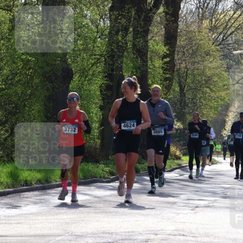 12.04.2026 - 45. Internationalen Wilhelmsburger Insellauf Yannick Fuchs http://msf.ph/oto/9497632 12.04.2026 10:55:22 Laufen 3732, 4624, 3885, 2699, 3169, 3005, 3295 meine-sportfotos.de