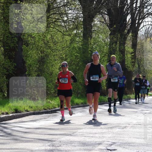 12.04.2026 - 45. Internationalen Wilhelmsburger Insellauf Yannick Fuchs http://msf.ph/oto/9497658 12.04.2026 10:55:24 Laufen 4624, 3885, 3732, 2699, 2686, 169, 3295 meine-sportfotos.de