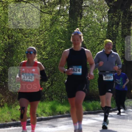 12.04.2026 - 45. Internationalen Wilhelmsburger Insellauf Yannick Fuchs http://msf.ph/oto/9497663 12.04.2026 10:55:24 Laufen 3732, 1624, 3885, 2699, 2686 meine-sportfotos.de