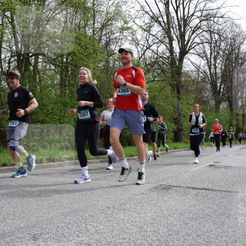 12.04.2026 - 45. Internationalen Wilhelmsburger Insellauf Yannick Fuchs http://msf.ph/oto/9497681 12.04.2026 13:10:05 Laufen 4365, 3783, 3267, 325, 4292, 2012 meine-sportfotos.de