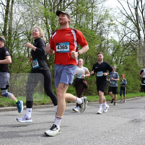 12.04.2026 - 45. Internationalen Wilhelmsburger Insellauf Yannick Fuchs http://msf.ph/oto/9497688 12.04.2026 13:10:05 Laufen 183, 3267, 4365, 3258, 3259, 4604, 410, 4292 meine-sportfotos.de