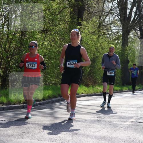 12.04.2026 - 45. Internationalen Wilhelmsburger Insellauf Yannick Fuchs http://msf.ph/oto/9497691 12.04.2026 10:55:27 Laufen 3732, 4624, 3885 meine-sportfotos.de