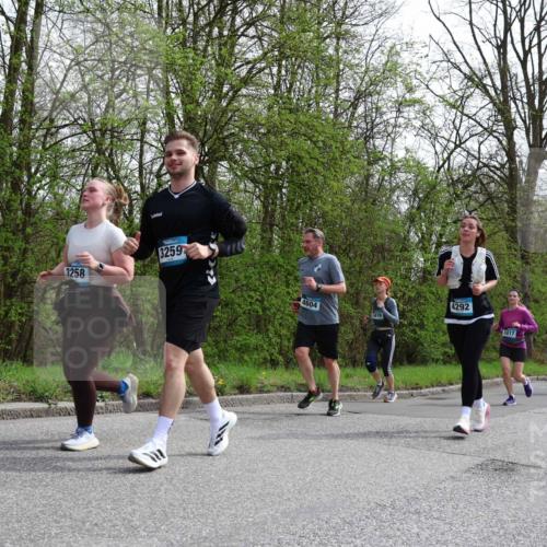 12.04.2026 - 45. Internationalen Wilhelmsburger Insellauf Yannick Fuchs http://msf.ph/oto/9497697 12.04.2026 13:10:06 Laufen 3258, 32597, 4604, 4292, 5017, 2012 meine-sportfotos.de