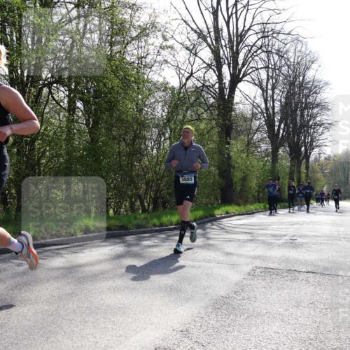 12.04.2026 - 45. Internationalen Wilhelmsburger Insellauf Yannick Fuchs http://msf.ph/oto/9497715 12.04.2026 10:55:29 Laufen 4624, 3885 meine-sportfotos.de
