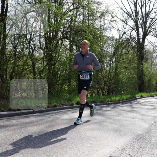 12.04.2026 - 45. Internationalen Wilhelmsburger Insellauf Yannick Fuchs http://msf.ph/oto/9497724 12.04.2026 10:55:30 Laufen 3885 meine-sportfotos.de