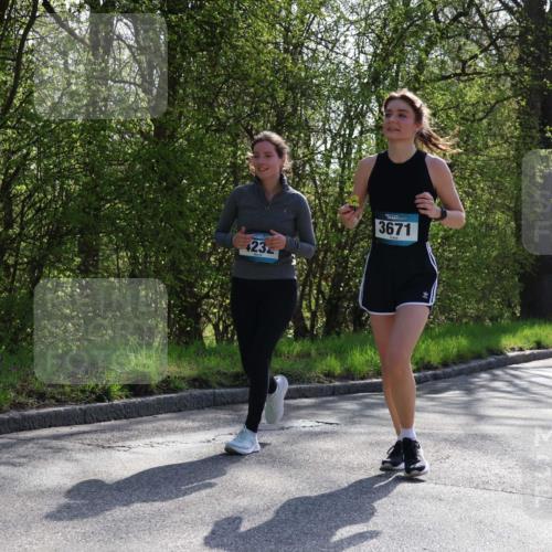 12.04.2026 - 45. Internationalen Wilhelmsburger Insellauf Yannick Fuchs http://msf.ph/oto/9497867 12.04.2026 10:55:48 Laufen 3701, 23, 3671 meine-sportfotos.de