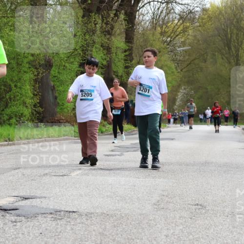 12.04.2026 - 45. Internationalen Wilhelmsburger Insellauf Yannick Fuchs http://msf.ph/oto/9497868 12.04.2026 13:10:28 Laufen 519, 5205, 3649, 5201, 157 meine-sportfotos.de
