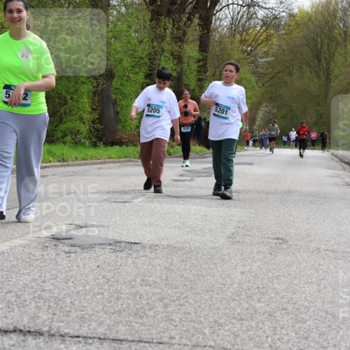 12.04.2026 - 45. Internationalen Wilhelmsburger Insellauf Yannick Fuchs http://msf.ph/oto/9497870 12.04.2026 13:10:28 Laufen 52, 5171, 5205, 3649, 5201 meine-sportfotos.de
