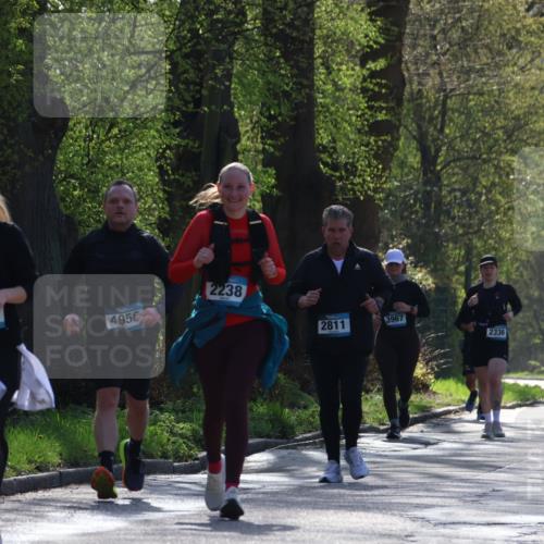 12.04.2026 - 45. Internationalen Wilhelmsburger Insellauf Yannick Fuchs http://msf.ph/oto/9497900 12.04.2026 10:55:52 Laufen 2238, 408, 4956, 3967, 2811, 2336, 3869 meine-sportfotos.de