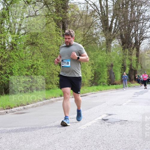12.04.2026 - 45. Internationalen Wilhelmsburger Insellauf Yannick Fuchs http://msf.ph/oto/9497947 12.04.2026 13:10:54 Laufen 2718 meine-sportfotos.de