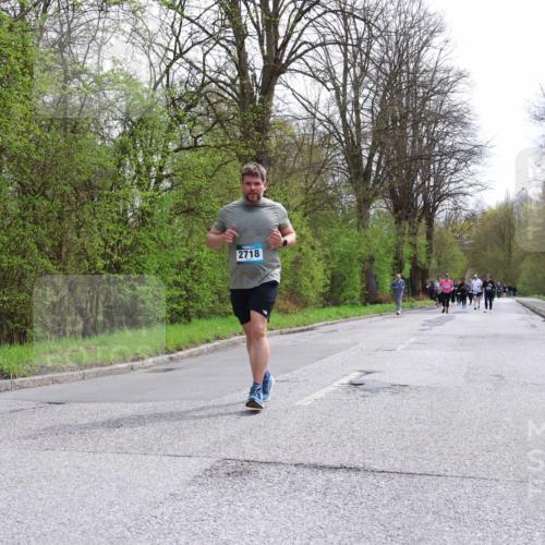 12.04.2026 - 45. Internationalen Wilhelmsburger Insellauf Yannick Fuchs http://msf.ph/oto/9497951 12.04.2026 13:10:55 Laufen 2718 meine-sportfotos.de