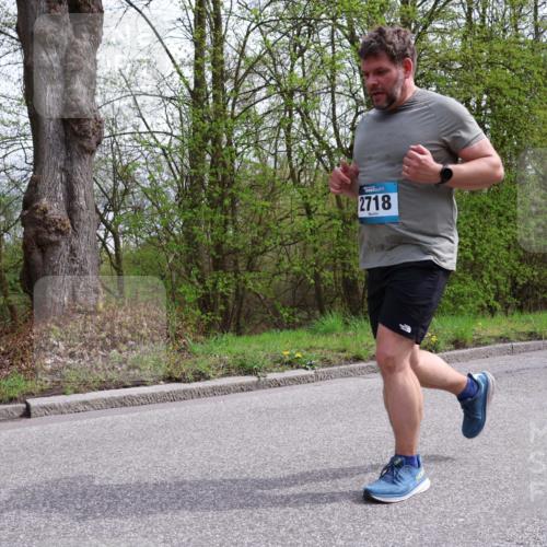 12.04.2026 - 45. Internationalen Wilhelmsburger Insellauf Yannick Fuchs http://msf.ph/oto/9497967 12.04.2026 13:10:56 Laufen 2718 meine-sportfotos.de
