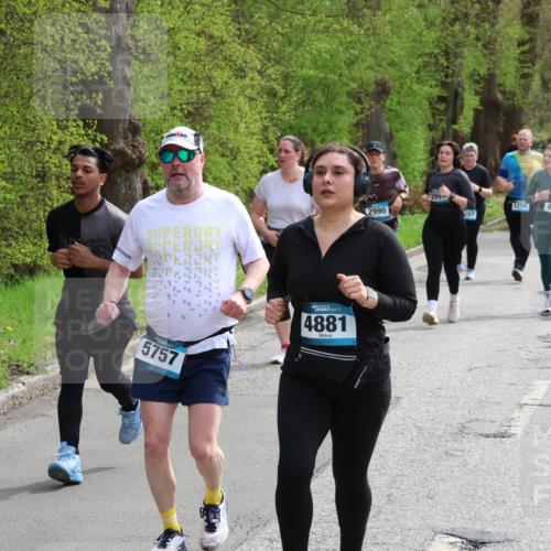 12.04.2026 - 45. Internationalen Wilhelmsburger Insellauf Yannick Fuchs http://msf.ph/oto/9498003 12.04.2026 13:11:07 Laufen 5757, 4881, 2990, 299, 257, 2258, 4064 meine-sportfotos.de