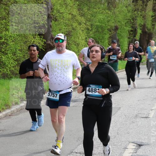 12.04.2026 - 45. Internationalen Wilhelmsburger Insellauf Yannick Fuchs http://msf.ph/oto/9498005 12.04.2026 13:11:08 Laufen 2990, 2991, 5757, 488, 2258, 4064 meine-sportfotos.de