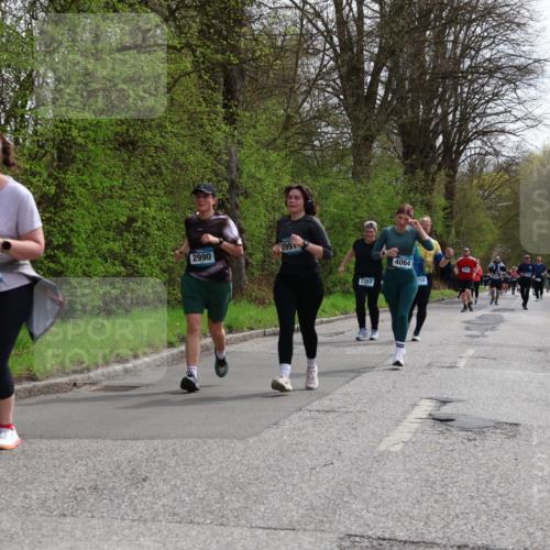 12.04.2026 - 45. Internationalen Wilhelmsburger Insellauf Yannick Fuchs http://msf.ph/oto/9498032 12.04.2026 13:11:11 Laufen 2990, 299, 2257, 4064, 58 meine-sportfotos.de