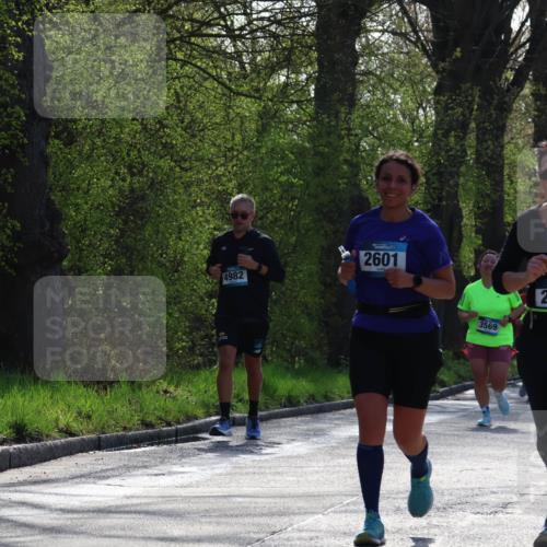 12.04.2026 - 45. Internationalen Wilhelmsburger Insellauf Yannick Fuchs http://msf.ph/oto/9498041 12.04.2026 10:56:10 Laufen 4982, 2601, 3569, 2620 meine-sportfotos.de