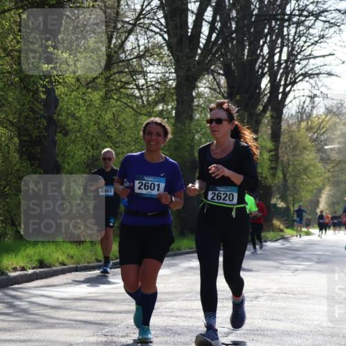 12.04.2026 - 45. Internationalen Wilhelmsburger Insellauf Yannick Fuchs http://msf.ph/oto/9498052 12.04.2026 10:56:11 Laufen 4982, 2601, 2620 meine-sportfotos.de